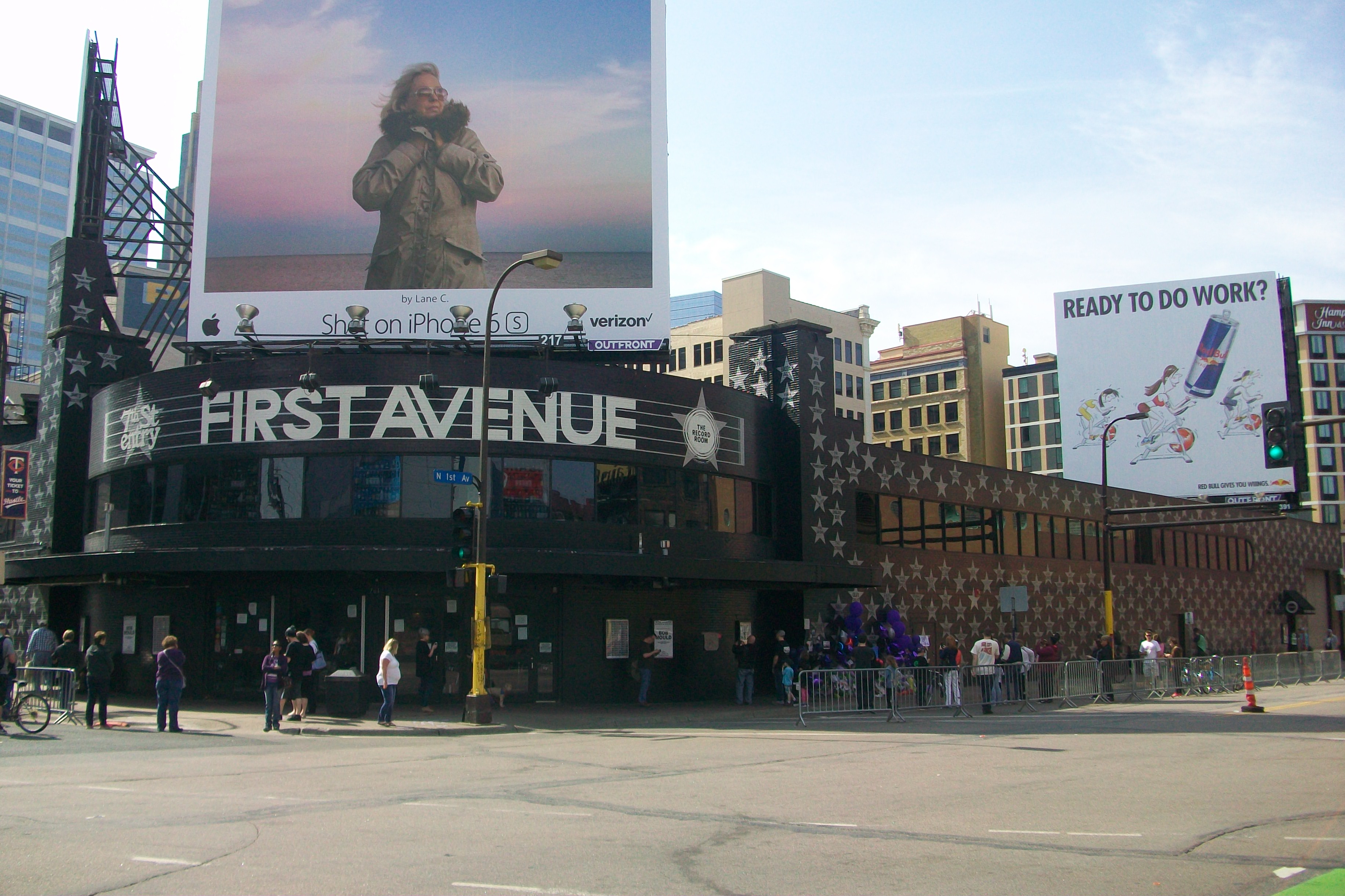 first-avenue-prince-memorial