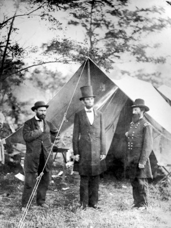Maj. Allan Pinkerton, US President Abraham Lincoln and Gen. John McClernand, during the Civil War